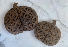 Load image into Gallery viewer, 3D Trellis Pumpkins
